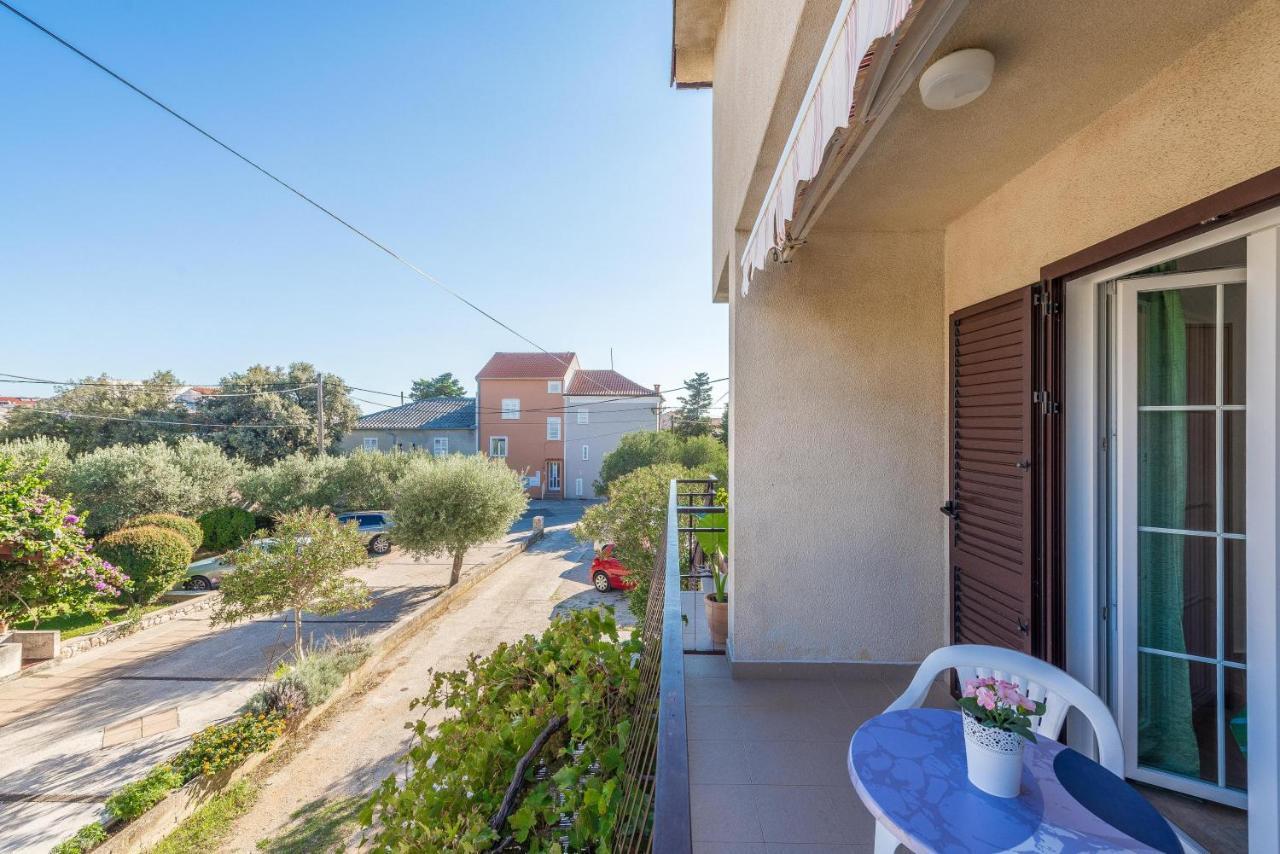 Apartments Navalia Novalja Exterior photo